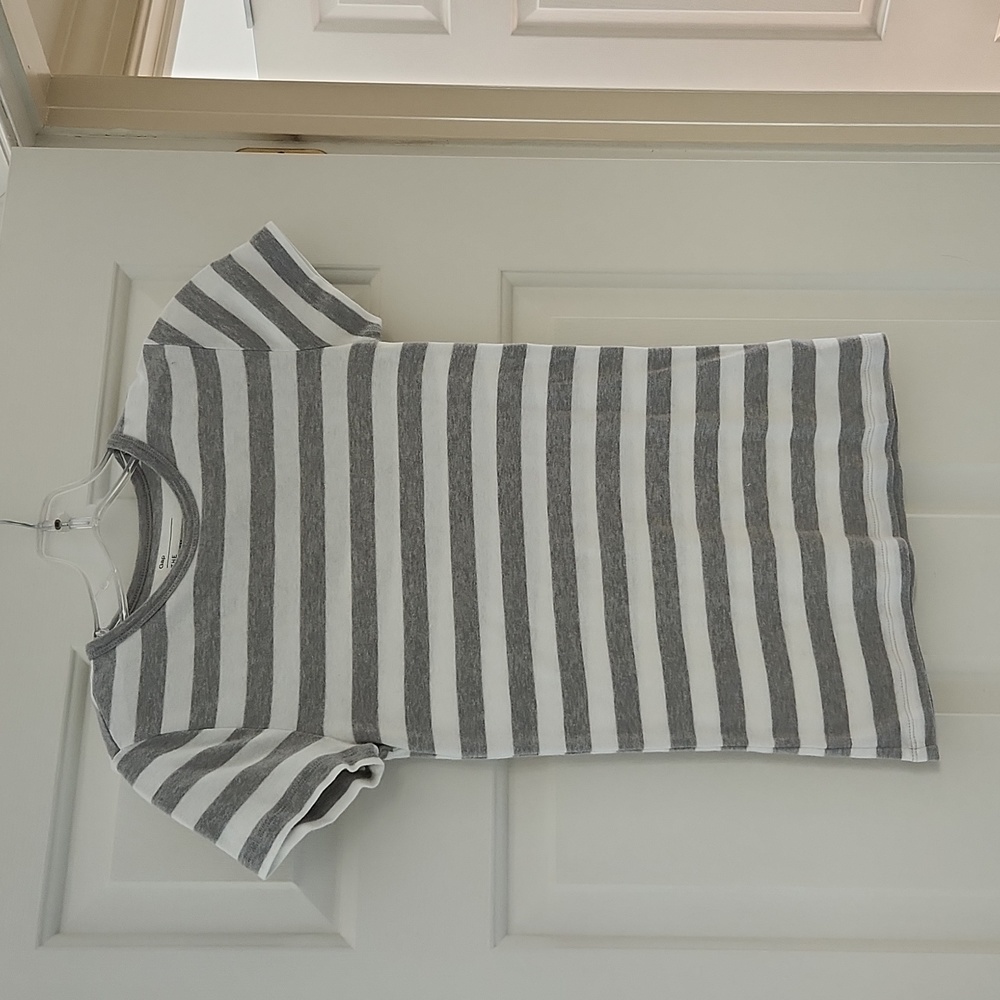 GAP t-shirt, white and gray stripe, size S